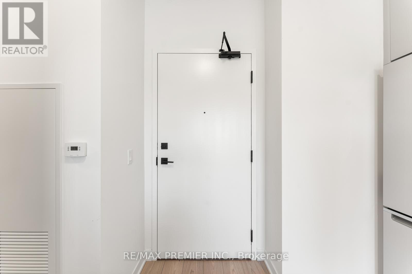 308 - 474 Caldari Road, Vaughan, Ontario  L4K 0R5 - Photo 4 - N12513342