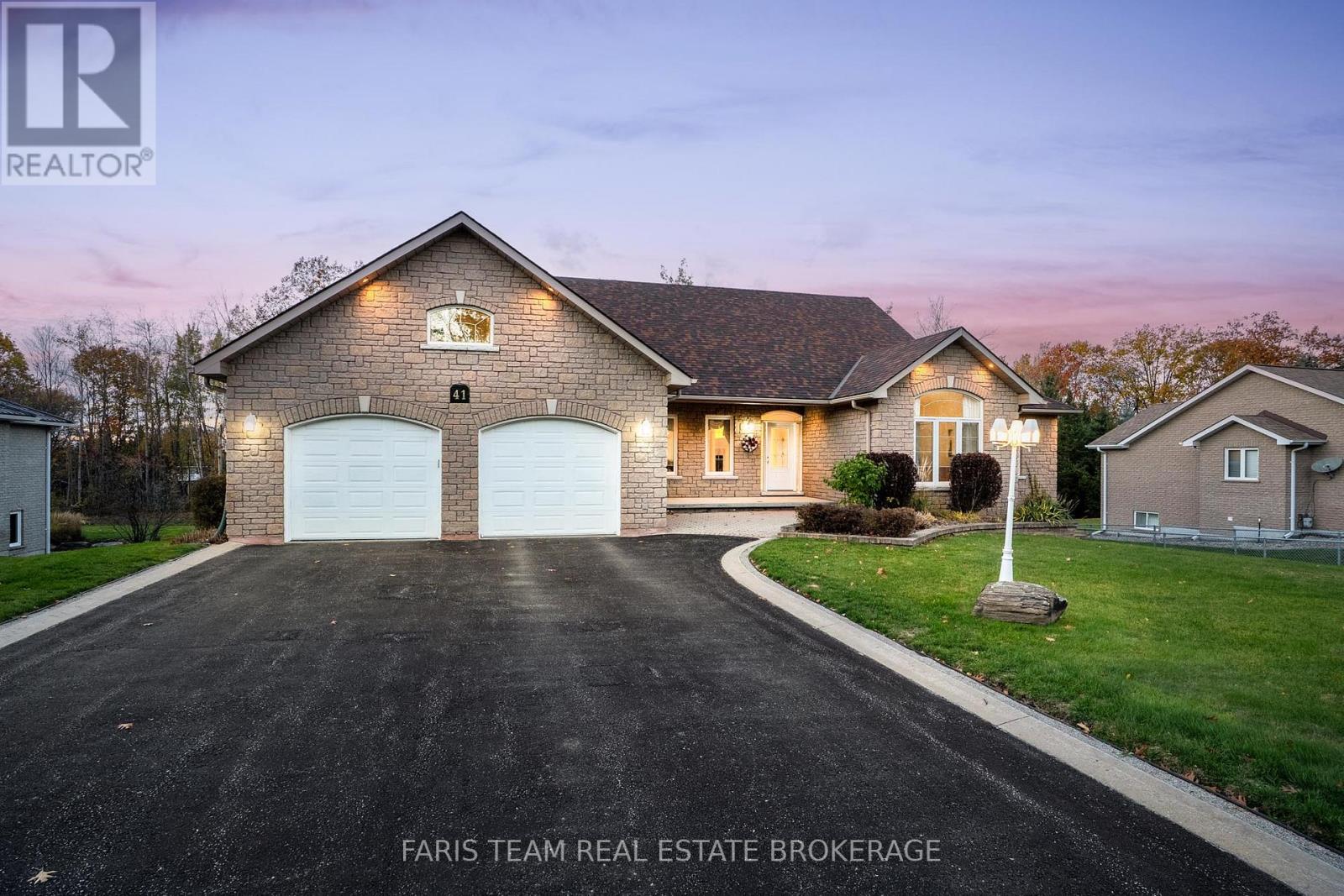 41 Paddy Dunn's Circle, Springwater, Ontario  L9X 0T2 - Photo 2 - S12513200