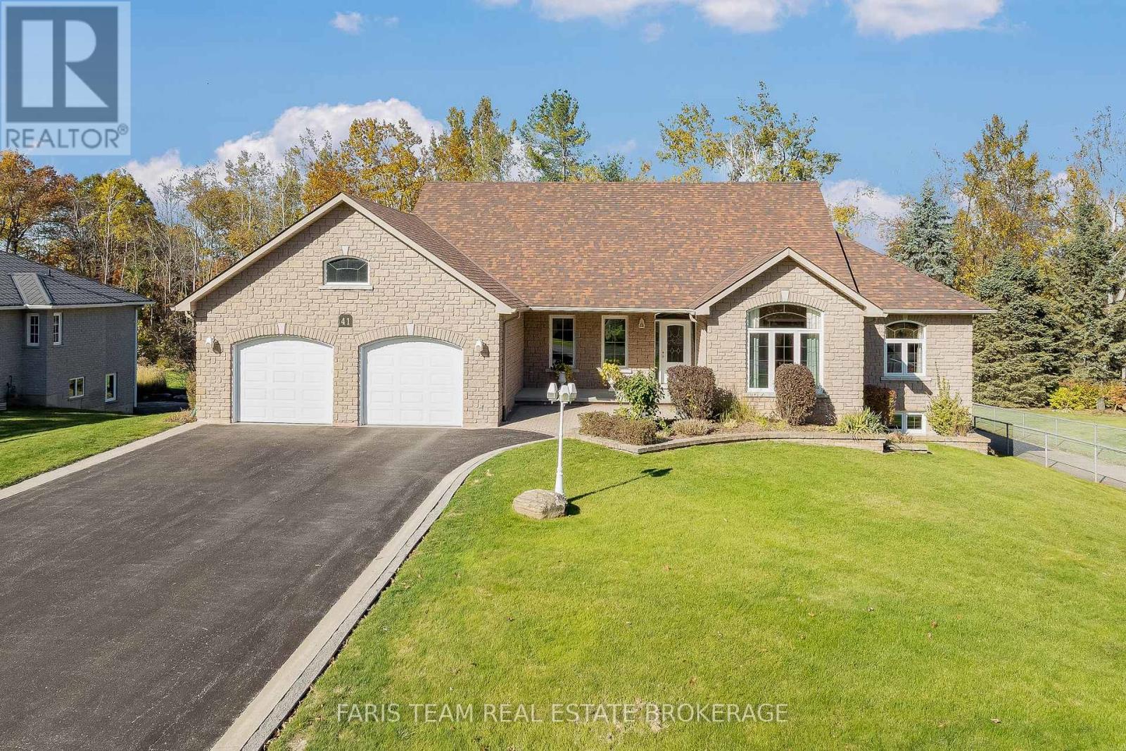 41 Paddy Dunn's Circle, Springwater, Ontario  L9X 0T2 - Photo 3 - S12513200