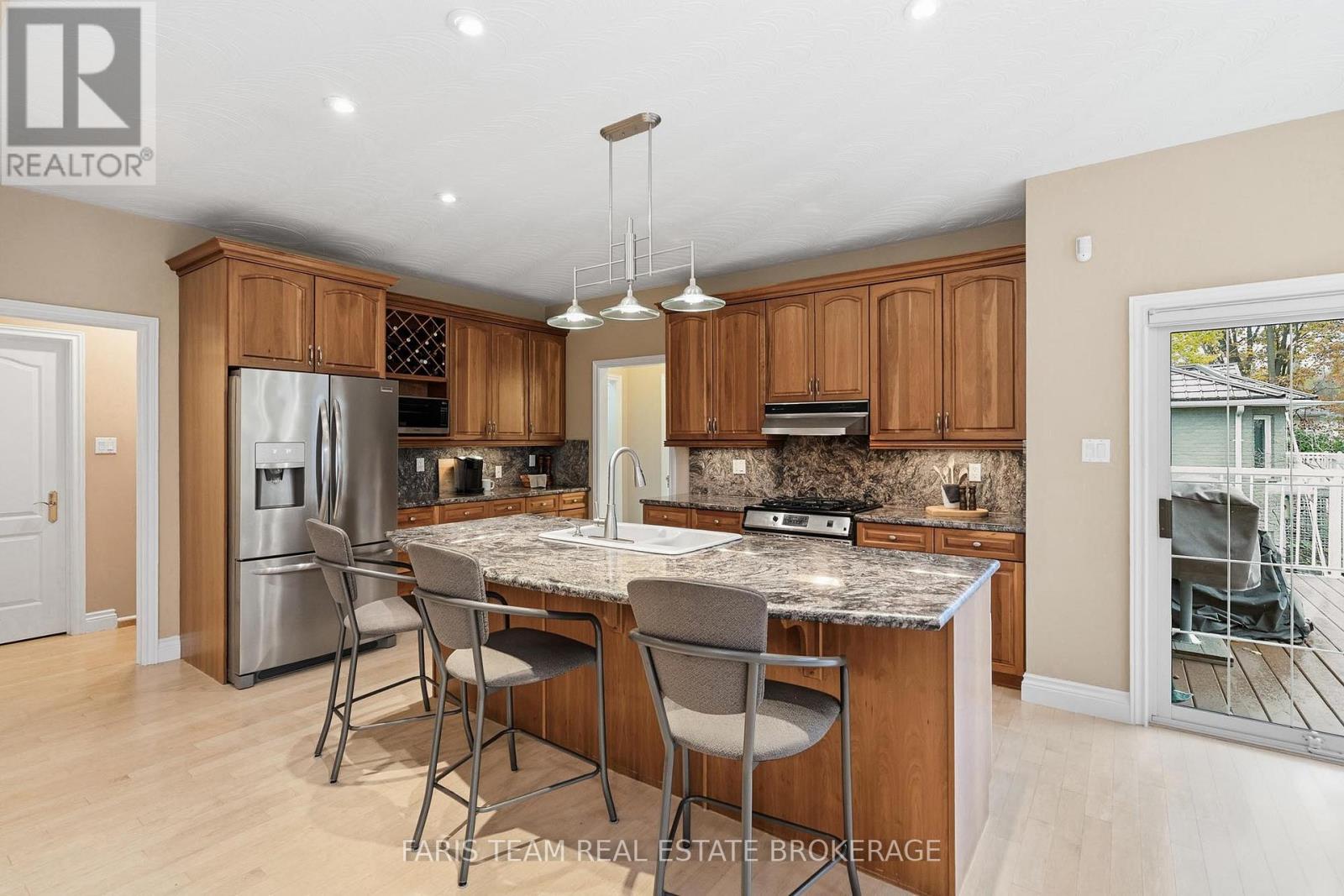 41 Paddy Dunn's Circle, Springwater, Ontario  L9X 0T2 - Photo 5 - S12513200