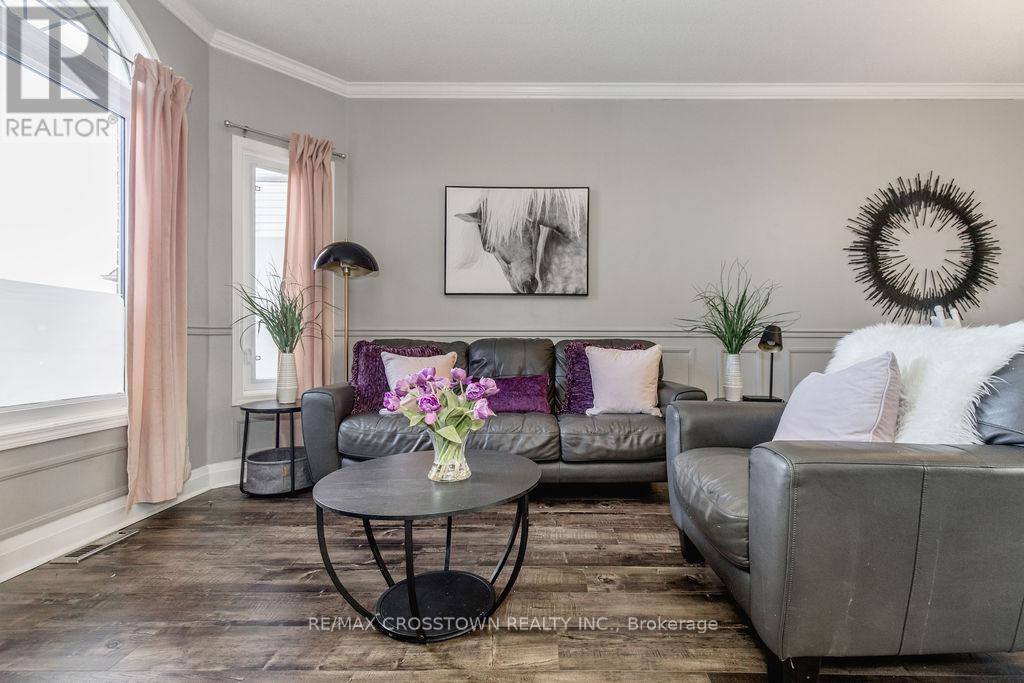 9 Aikens Crescent, Barrie (Holly), Ontario  L4N 8M6 - Photo 10 - S12513212