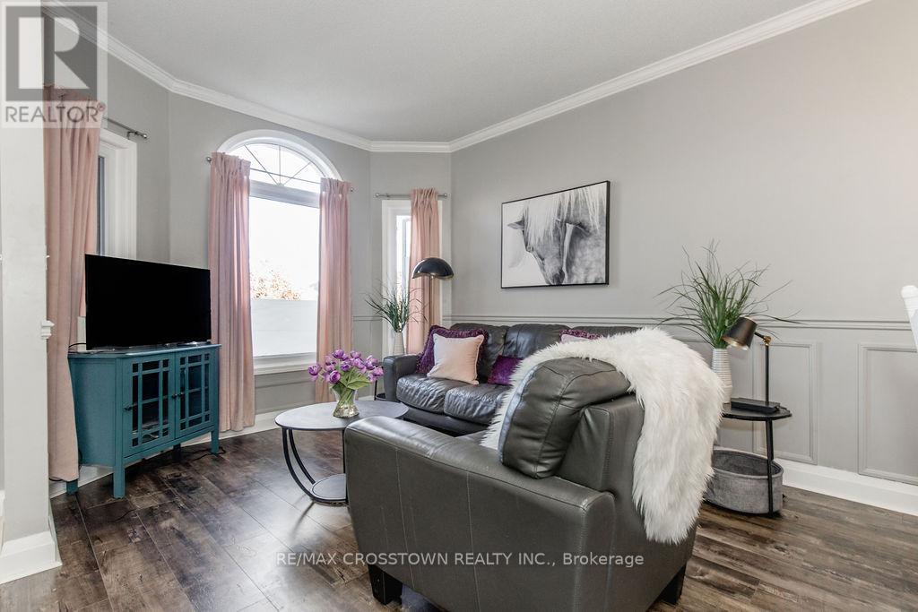 9 Aikens Crescent, Barrie (Holly), Ontario  L4N 8M6 - Photo 11 - S12513212