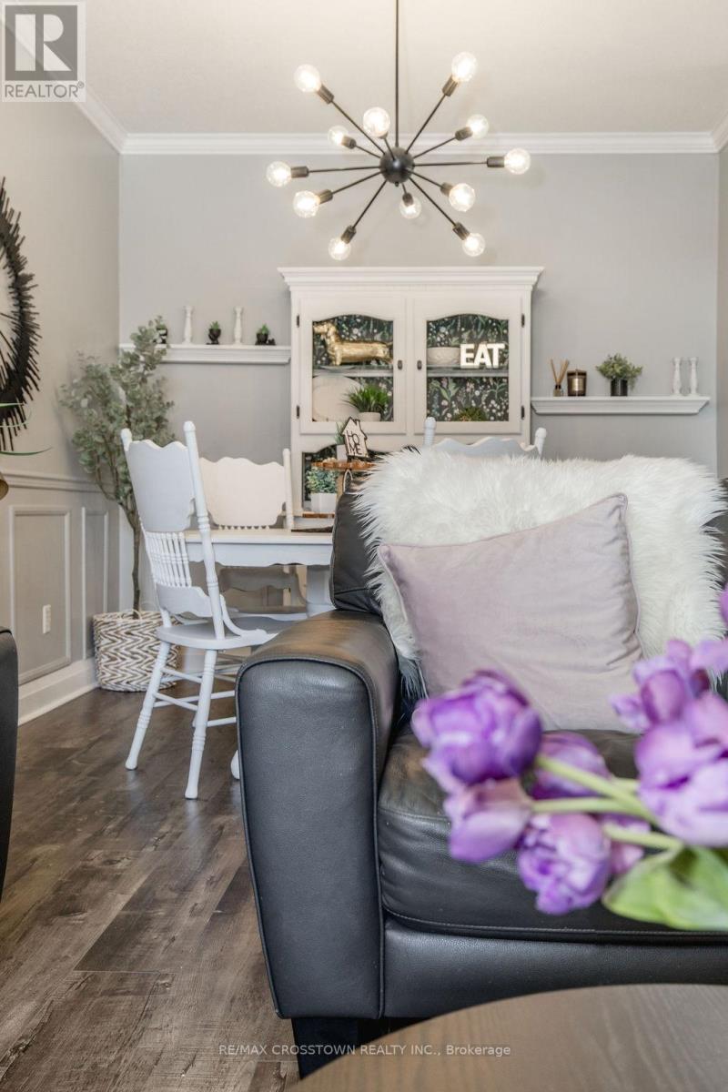 9 Aikens Crescent, Barrie (Holly), Ontario  L4N 8M6 - Photo 13 - S12513212