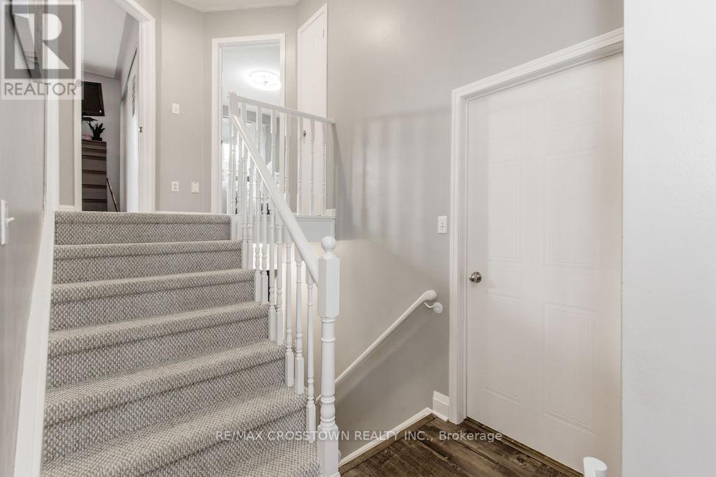 9 Aikens Crescent, Barrie (Holly), Ontario  L4N 8M6 - Photo 16 - S12513212