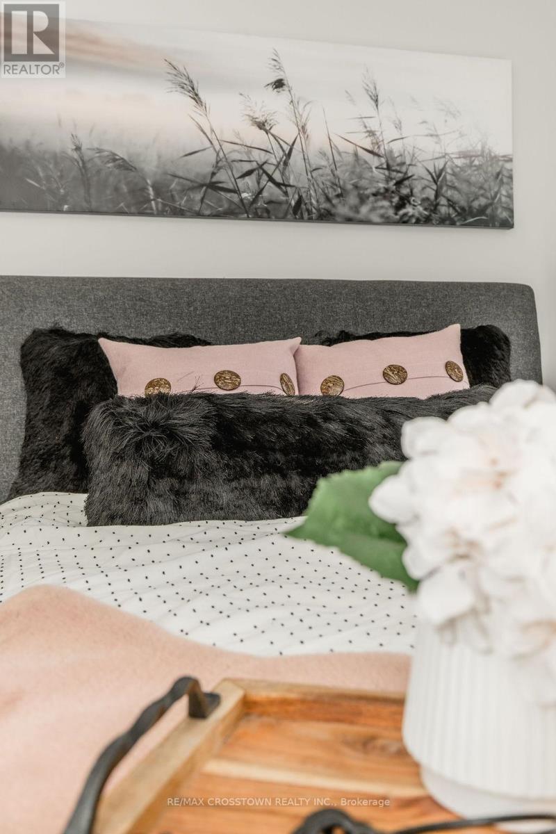 9 Aikens Crescent, Barrie (Holly), Ontario  L4N 8M6 - Photo 19 - S12513212