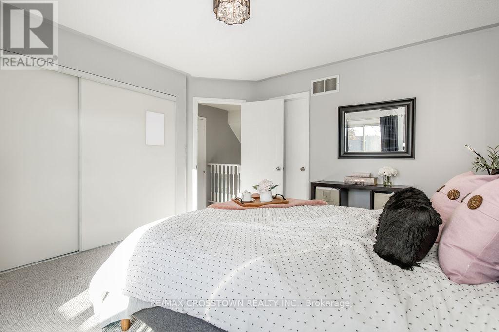 9 Aikens Crescent, Barrie (Holly), Ontario  L4N 8M6 - Photo 20 - S12513212