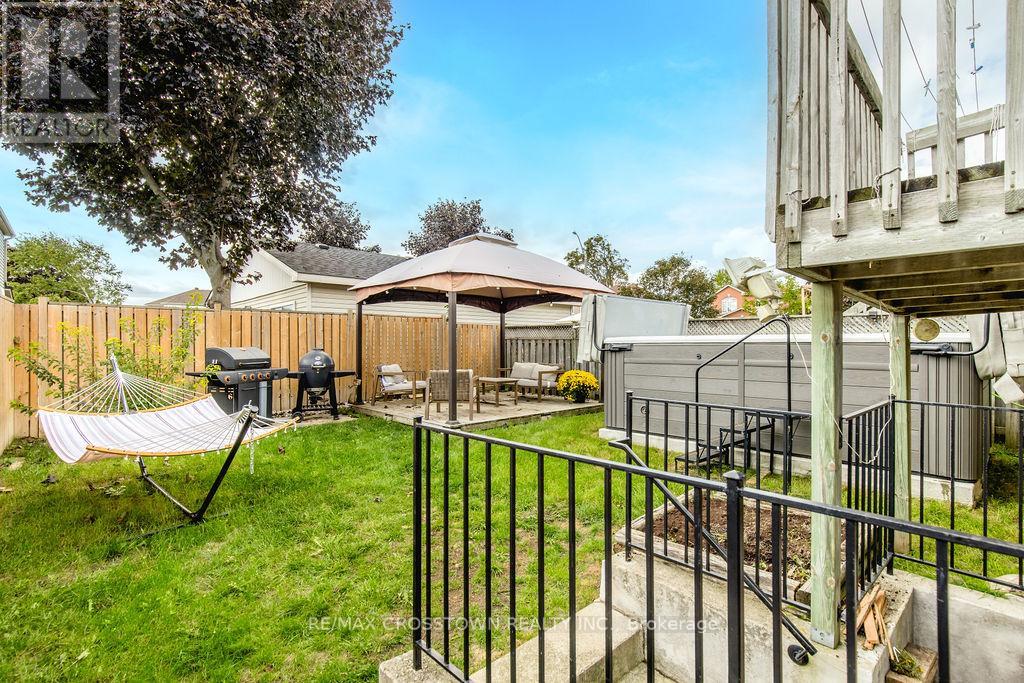 9 Aikens Crescent, Barrie (Holly), Ontario  L4N 8M6 - Photo 38 - S12513212