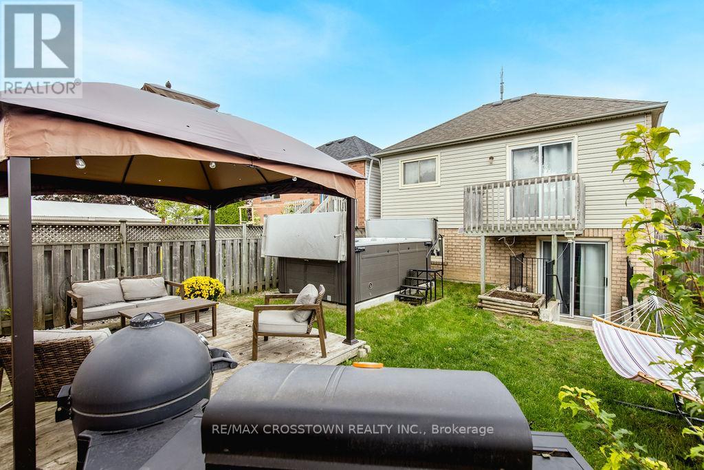 9 Aikens Crescent, Barrie (Holly), Ontario  L4N 8M6 - Photo 41 - S12513212