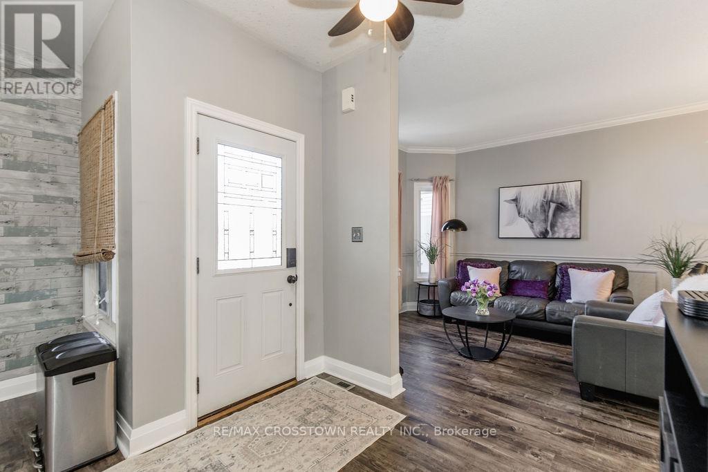 9 Aikens Crescent, Barrie (Holly), Ontario  L4N 8M6 - Photo 9 - S12513212