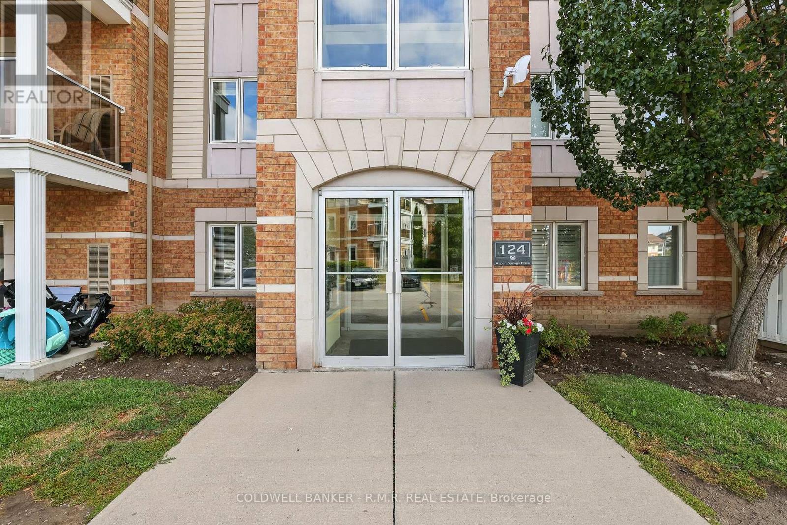 310 - 124 Aspen Springs Drive, Clarington, Ontario  L1C 0G8 - Photo 9 - E12513456