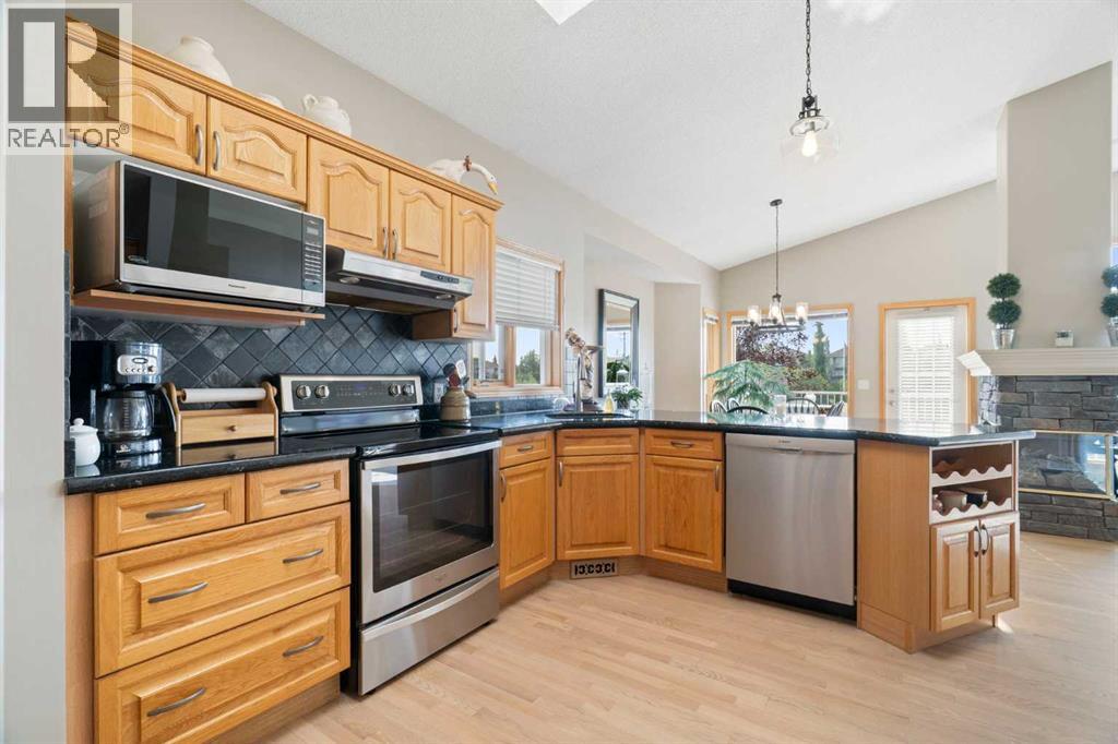 Property at 99 Citadel Grove NW image 5