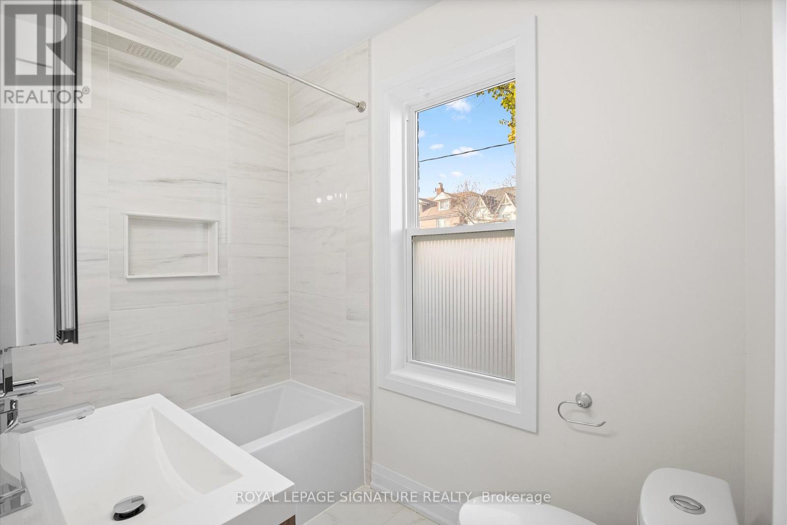 4 - 2563 Dundas Street W, Toronto, Ontario  M6P 1X6 - Photo 10 - W12513182