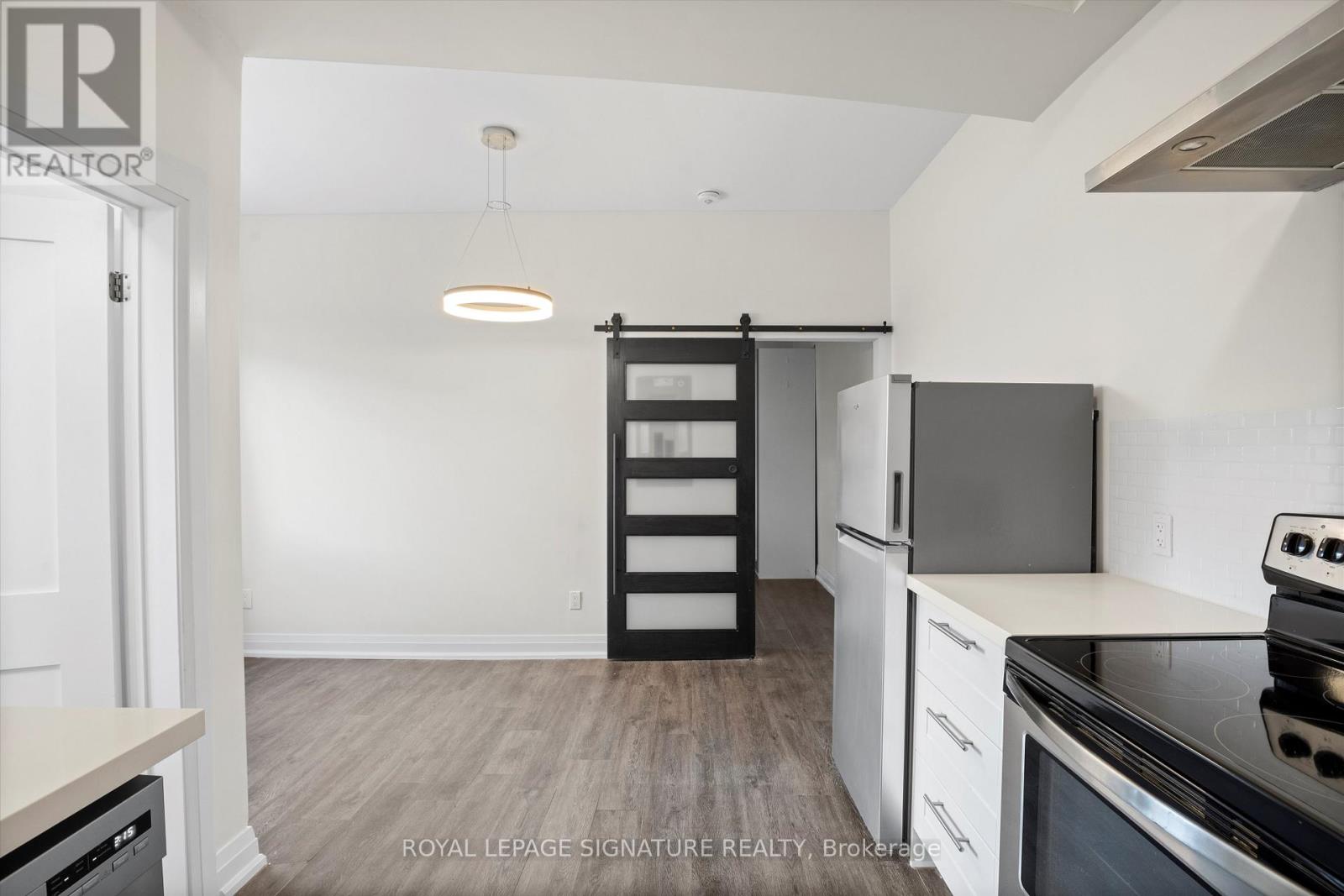 4 - 2563 Dundas Street W, Toronto, Ontario  M6P 1X6 - Photo 4 - W12513182