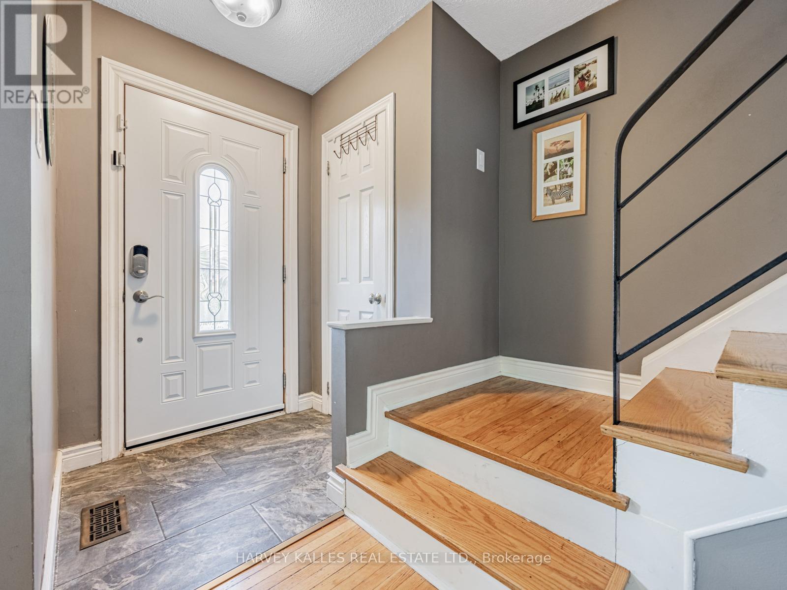 117 Eldomar Avenue, Brampton, Ontario  L6W 1R6 - Photo 3 - W12513196