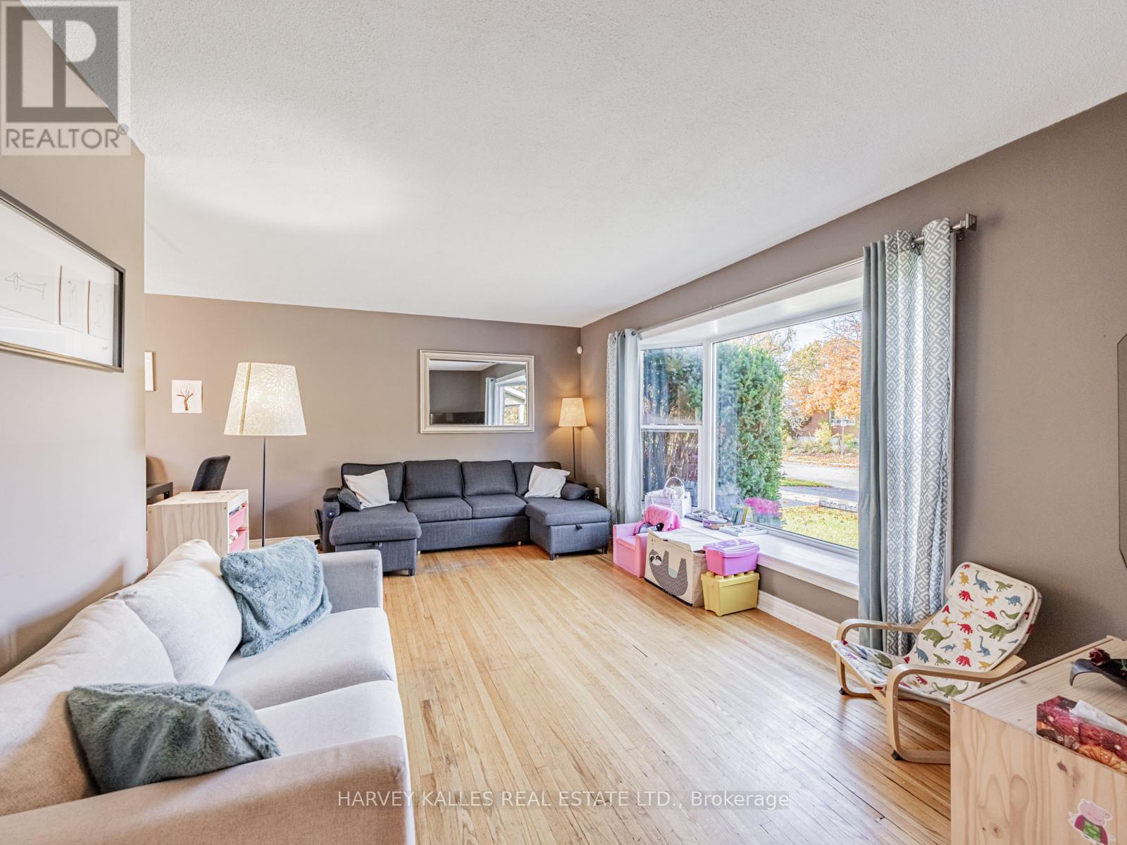 117 Eldomar Avenue, Brampton, Ontario  L6W 1R6 - Photo 4 - W12513196