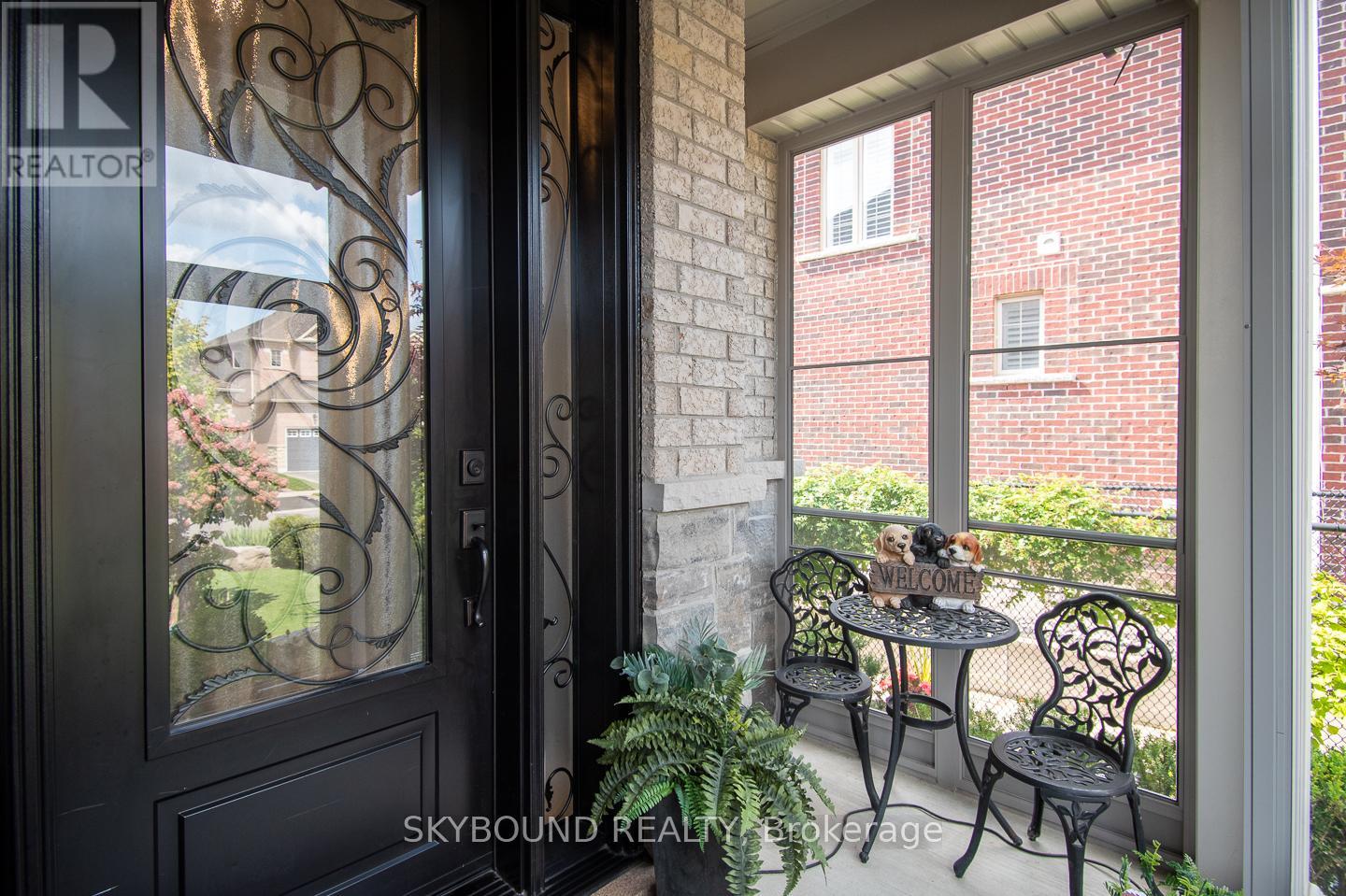 38 Silver Pond Drive, Halton Hills, Ontario  L7G 0G6 - Photo 4 - W12513248