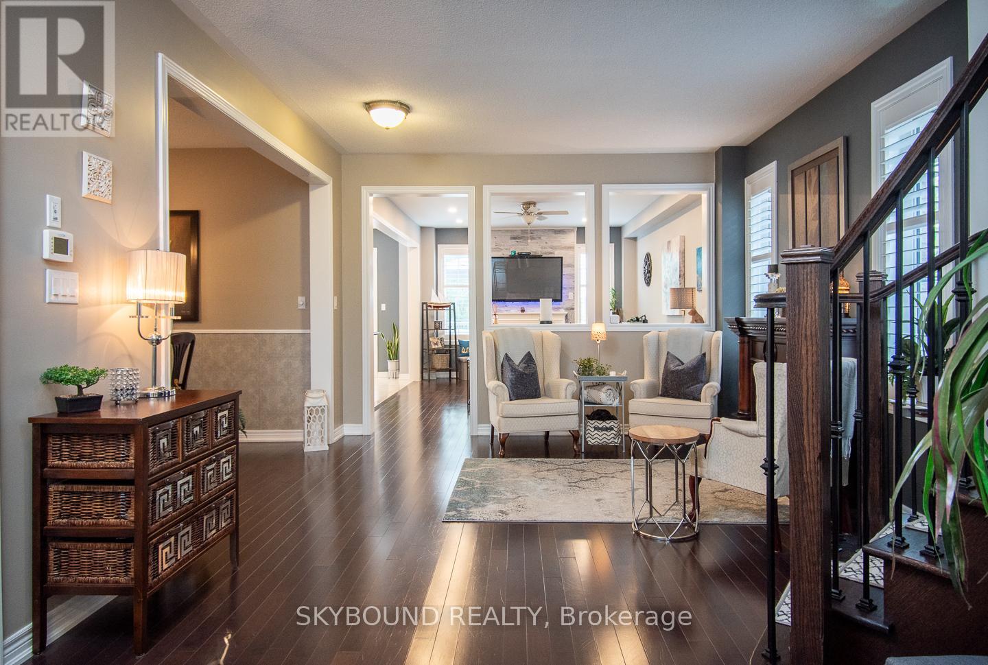 38 Silver Pond Drive, Halton Hills, Ontario  L7G 0G6 - Photo 6 - W12513248