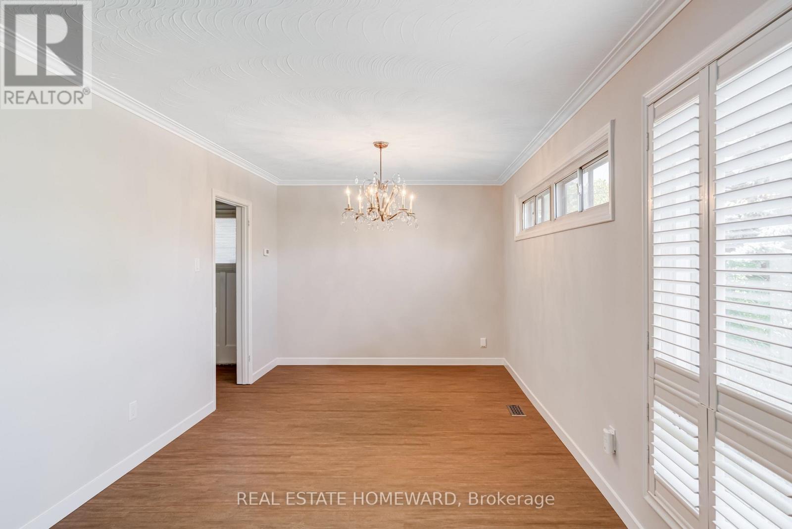 7 Jacinta Drive, Toronto, Ontario  M6L 1H6 - Photo 12 - W12513250