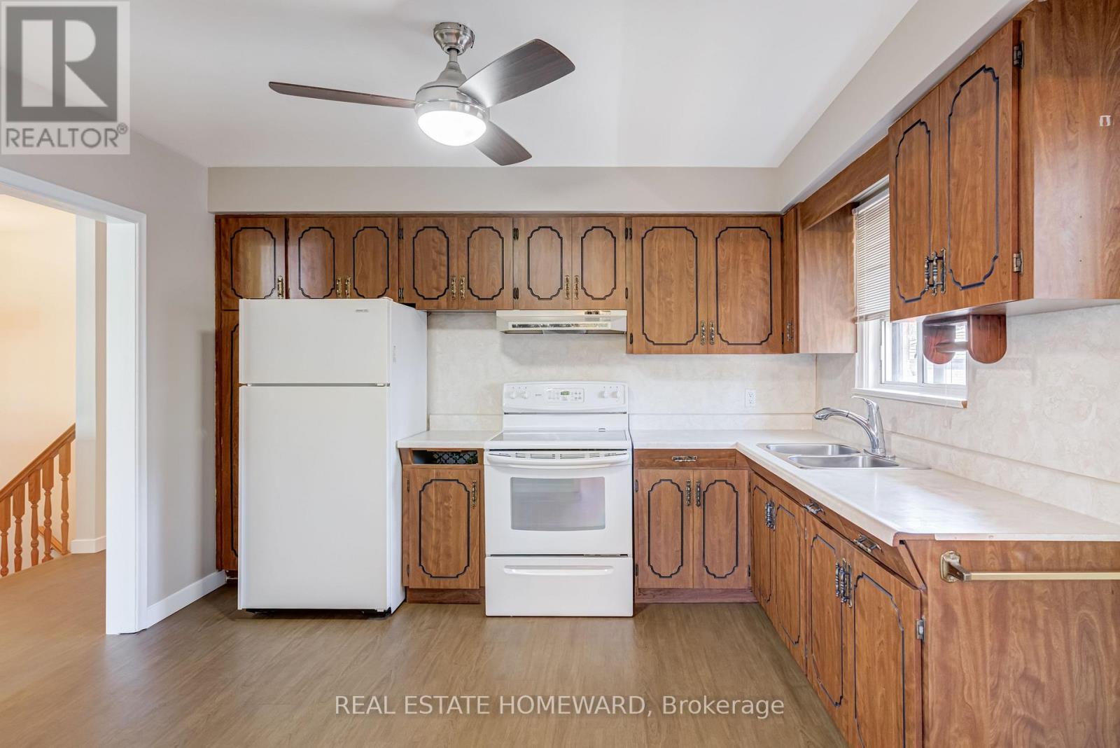 7 Jacinta Drive, Toronto, Ontario  M6L 1H6 - Photo 13 - W12513250