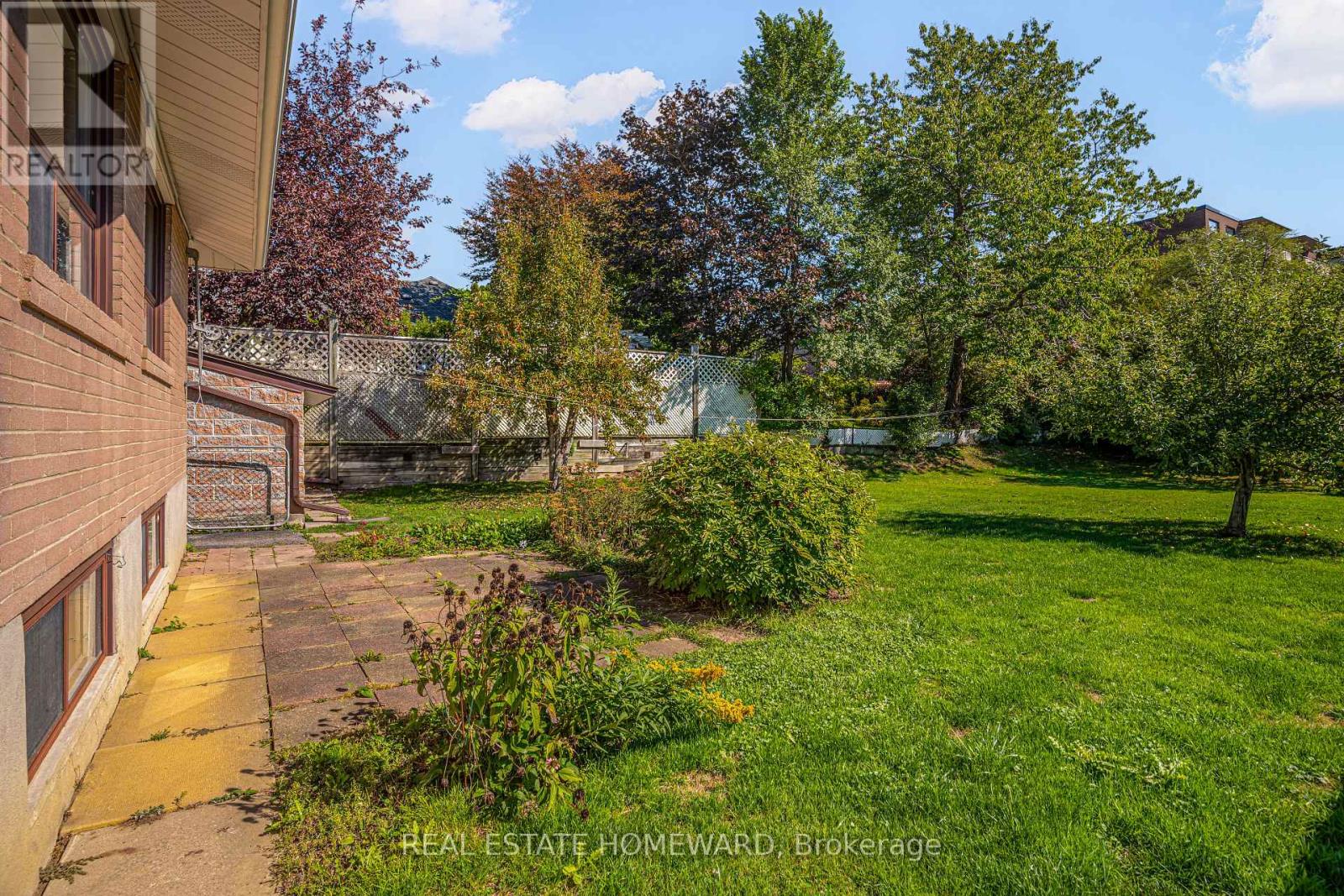 7 Jacinta Drive, Toronto, Ontario  M6L 1H6 - Photo 30 - W12513250