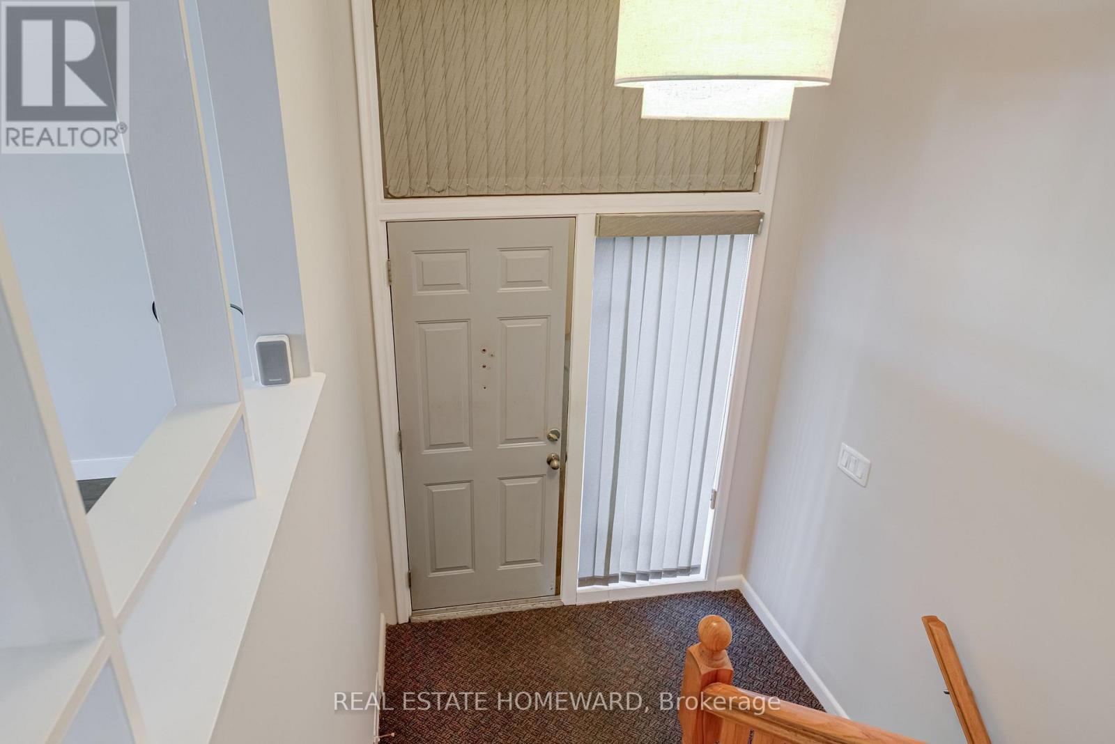 7 Jacinta Drive, Toronto, Ontario  M6L 1H6 - Photo 6 - W12513250