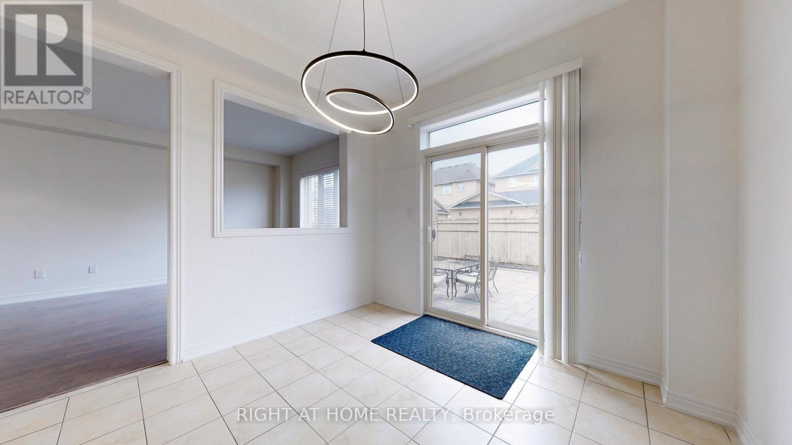 5592 Meadowcrest Avenue, Mississauga, Ontario  L5M 0N1 - Photo 14 - W12513272