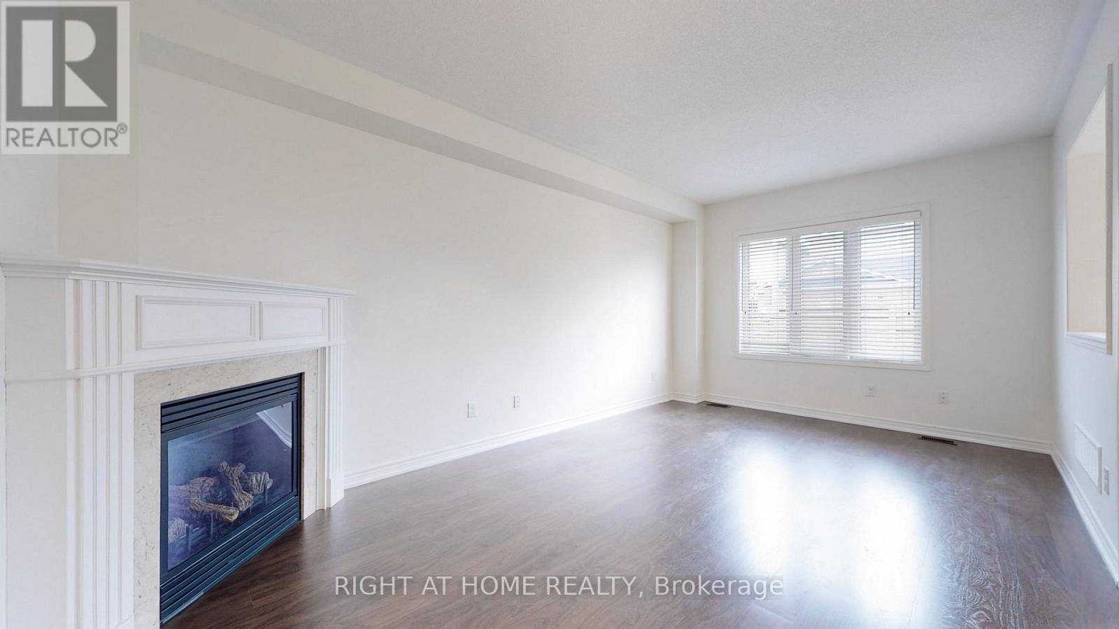 5592 Meadowcrest Avenue, Mississauga, Ontario  L5M 0N1 - Photo 2 - W12513272