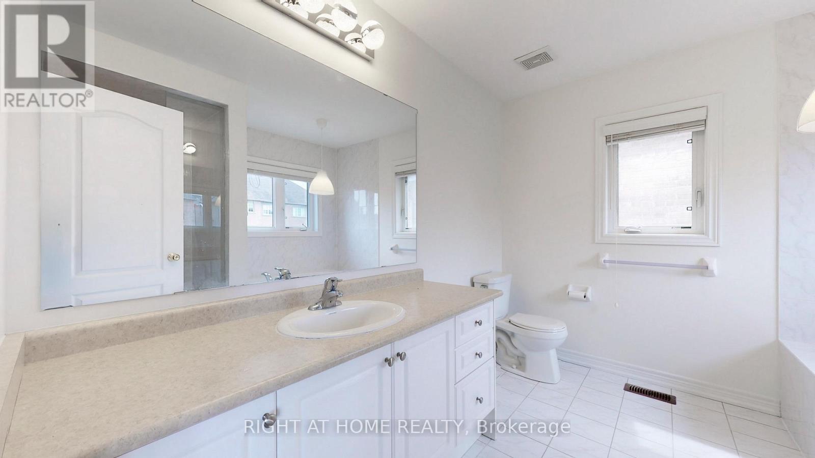 5592 Meadowcrest Avenue, Mississauga, Ontario  L5M 0N1 - Photo 26 - W12513272