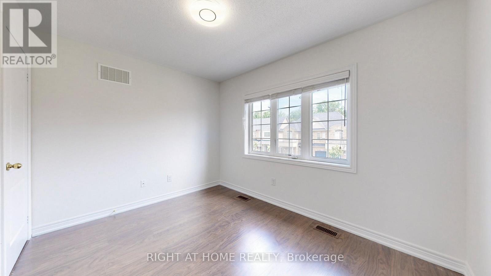 5592 Meadowcrest Avenue, Mississauga, Ontario  L5M 0N1 - Photo 37 - W12513272