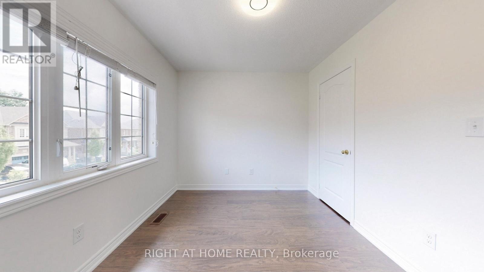 5592 Meadowcrest Avenue, Mississauga, Ontario  L5M 0N1 - Photo 38 - W12513272