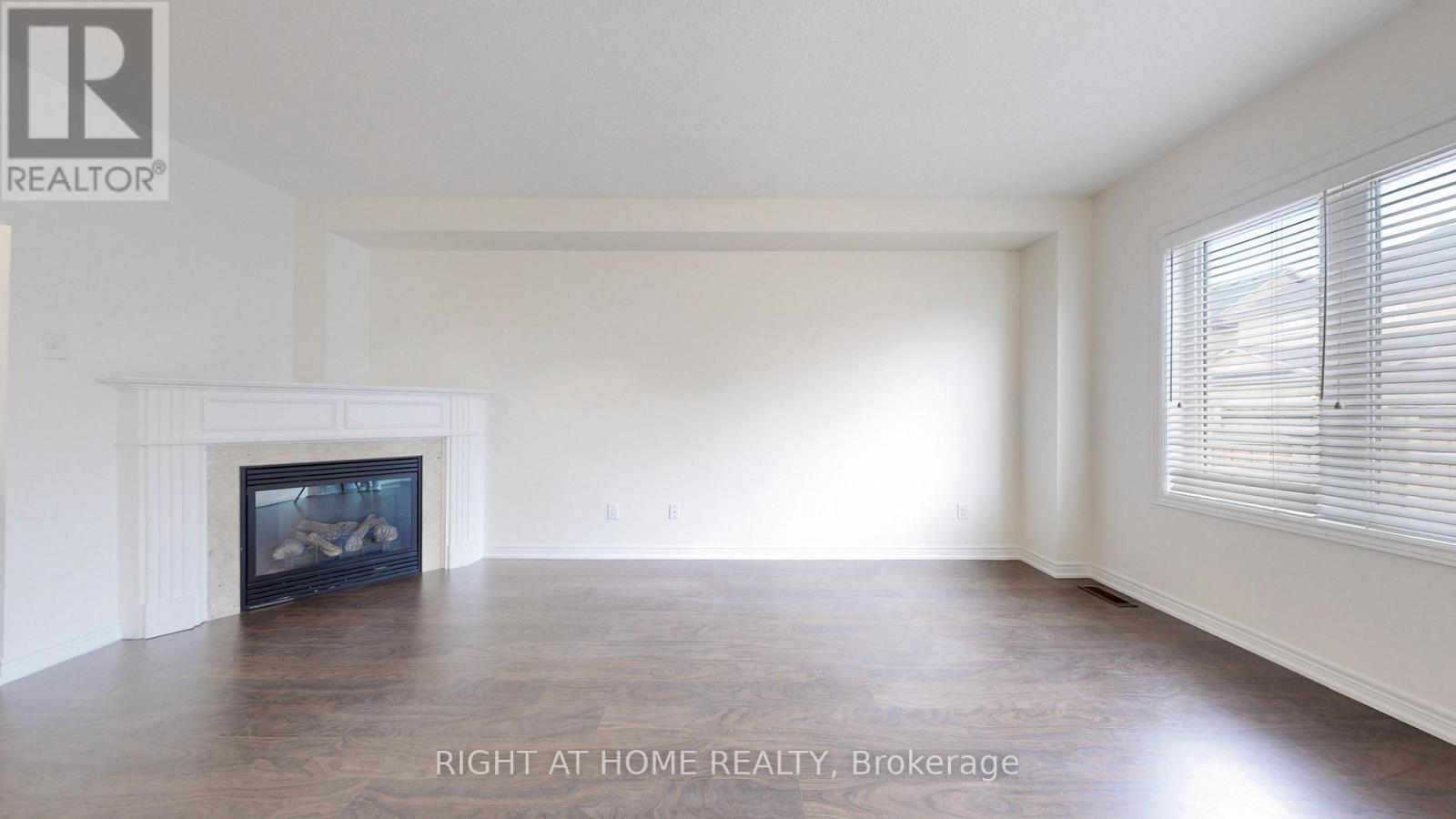 5592 Meadowcrest Avenue, Mississauga, Ontario  L5M 0N1 - Photo 4 - W12513272