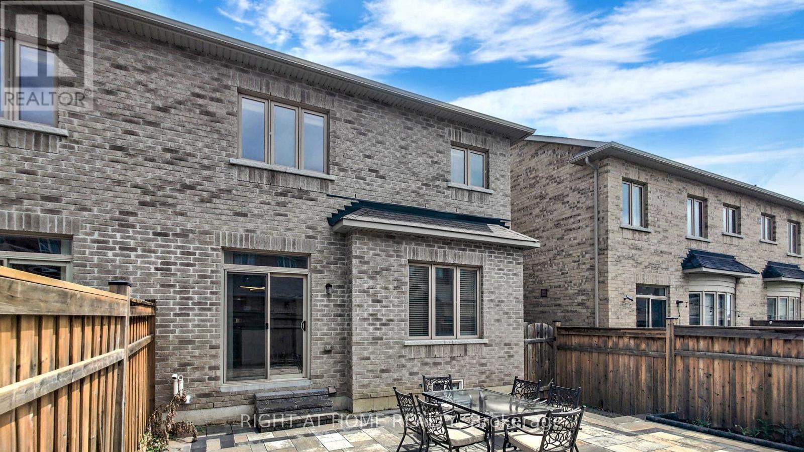 5592 Meadowcrest Avenue, Mississauga, Ontario  L5M 0N1 - Photo 48 - W12513272