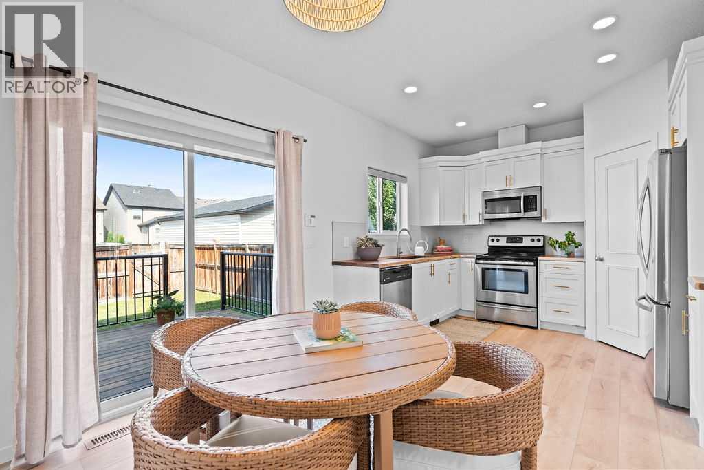 2013 New Brighton Park Se, Calgary, Alberta  T2Z 1B1 - Photo 13 - A2266917