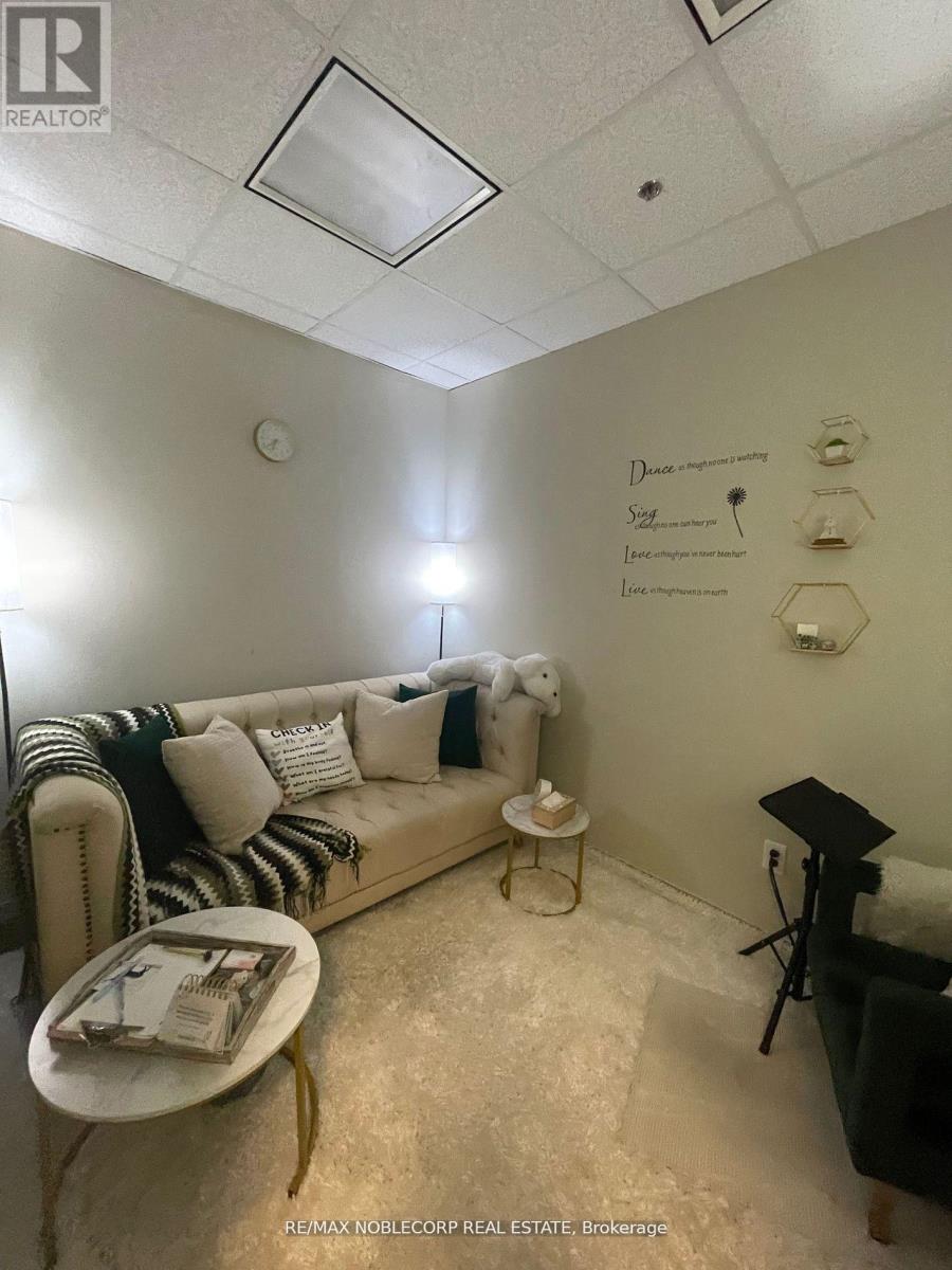 401 B - 2250 Bovaird Drive E, Brampton, Ontario  L6R 0W3 - Photo 6 - W12513292