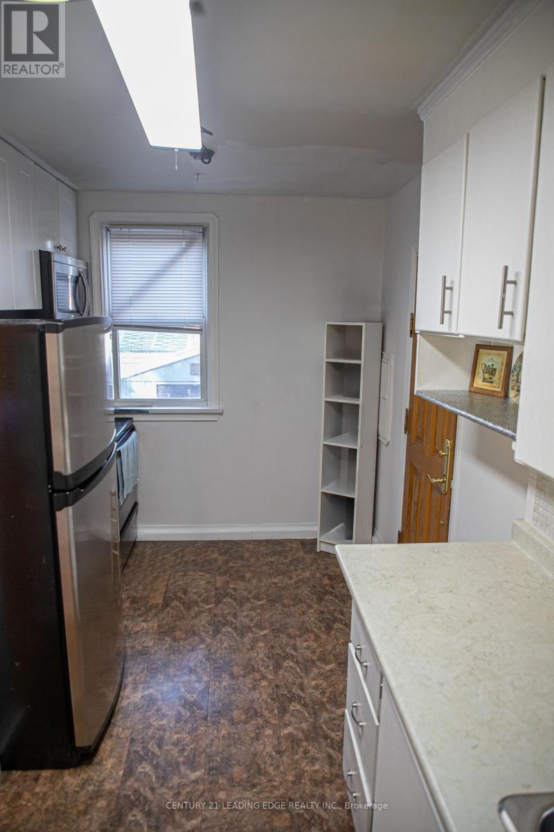 10 Yvonne Avenue, Toronto, Ontario  M3L 1C7 - Photo 10 - W12513330