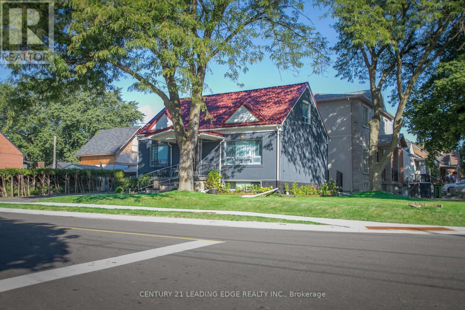 10 Yvonne Avenue, Toronto, Ontario  M3L 1C7 - Photo 2 - W12513330