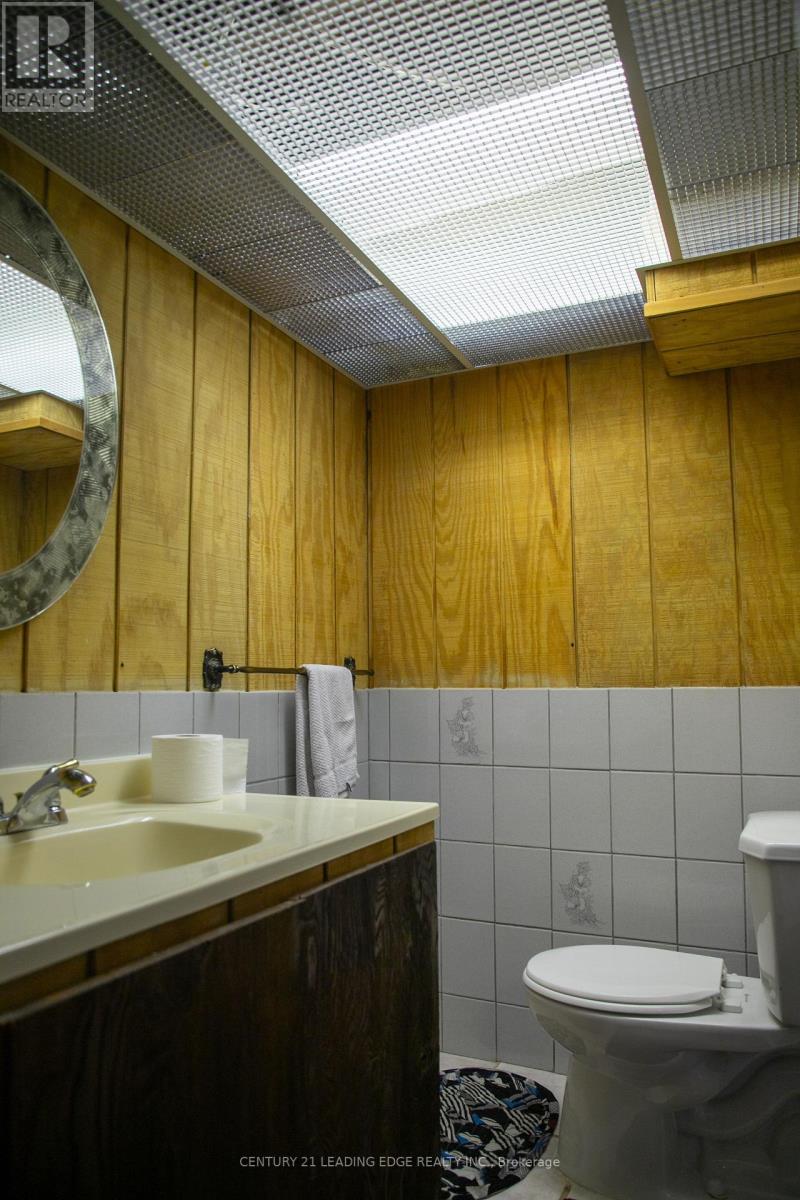 10 Yvonne Avenue, Toronto, Ontario  M3L 1C7 - Photo 24 - W12513330