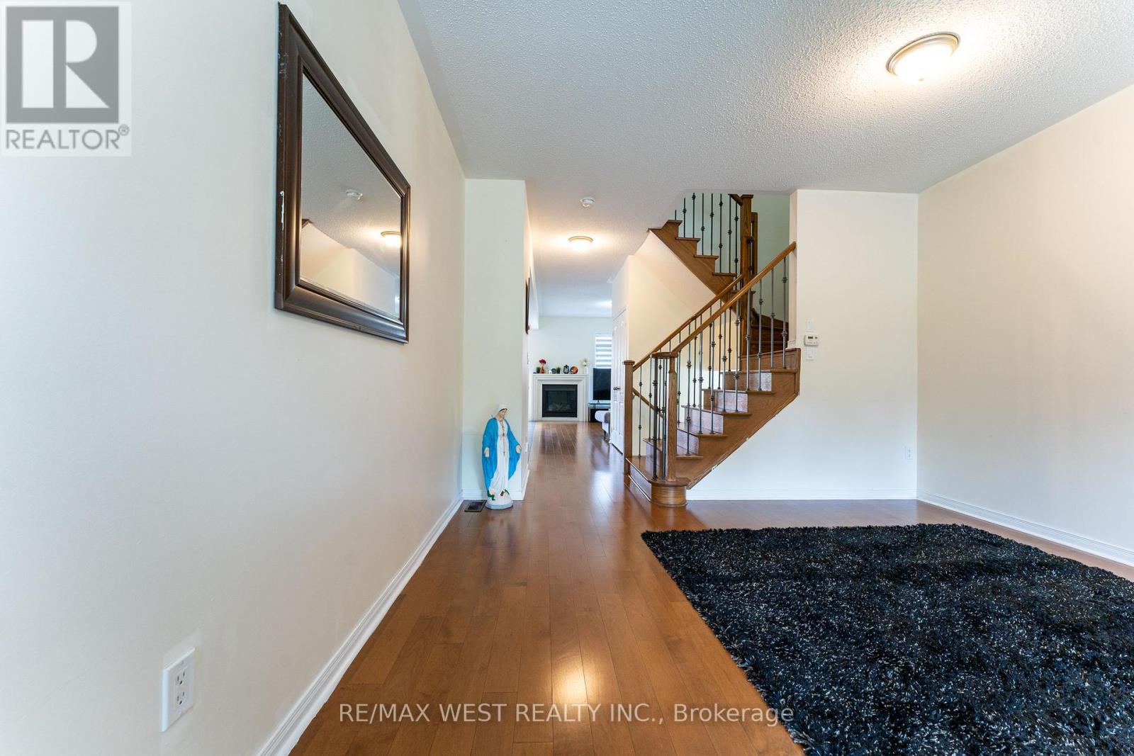 40 Yellowknife Road, Brampton, Ontario  L6R 3X4 - Photo 4 - W12513360