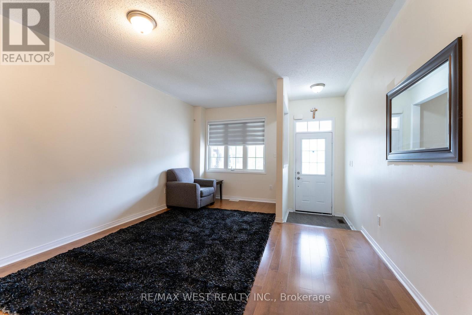 40 Yellowknife Road, Brampton, Ontario  L6R 3X4 - Photo 5 - W12513360