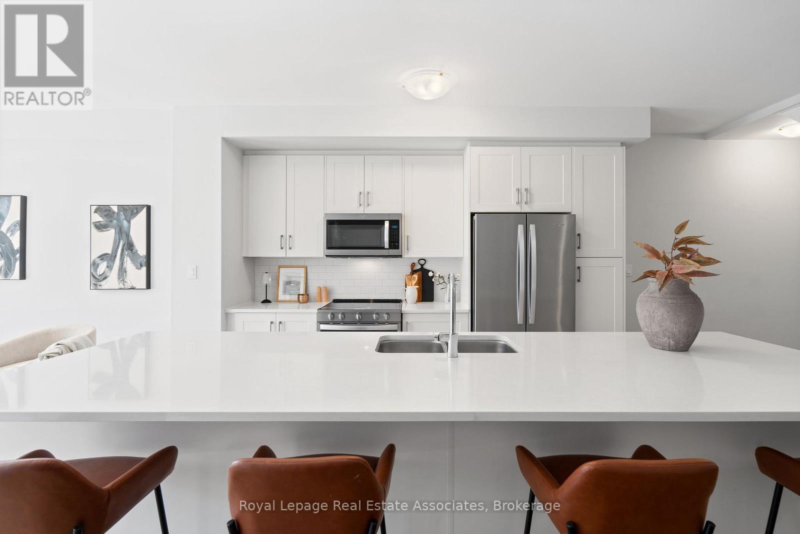 2459 Belt Lane, Oakville, Ontario  L6M 5L9 - Photo 11 - W12513366