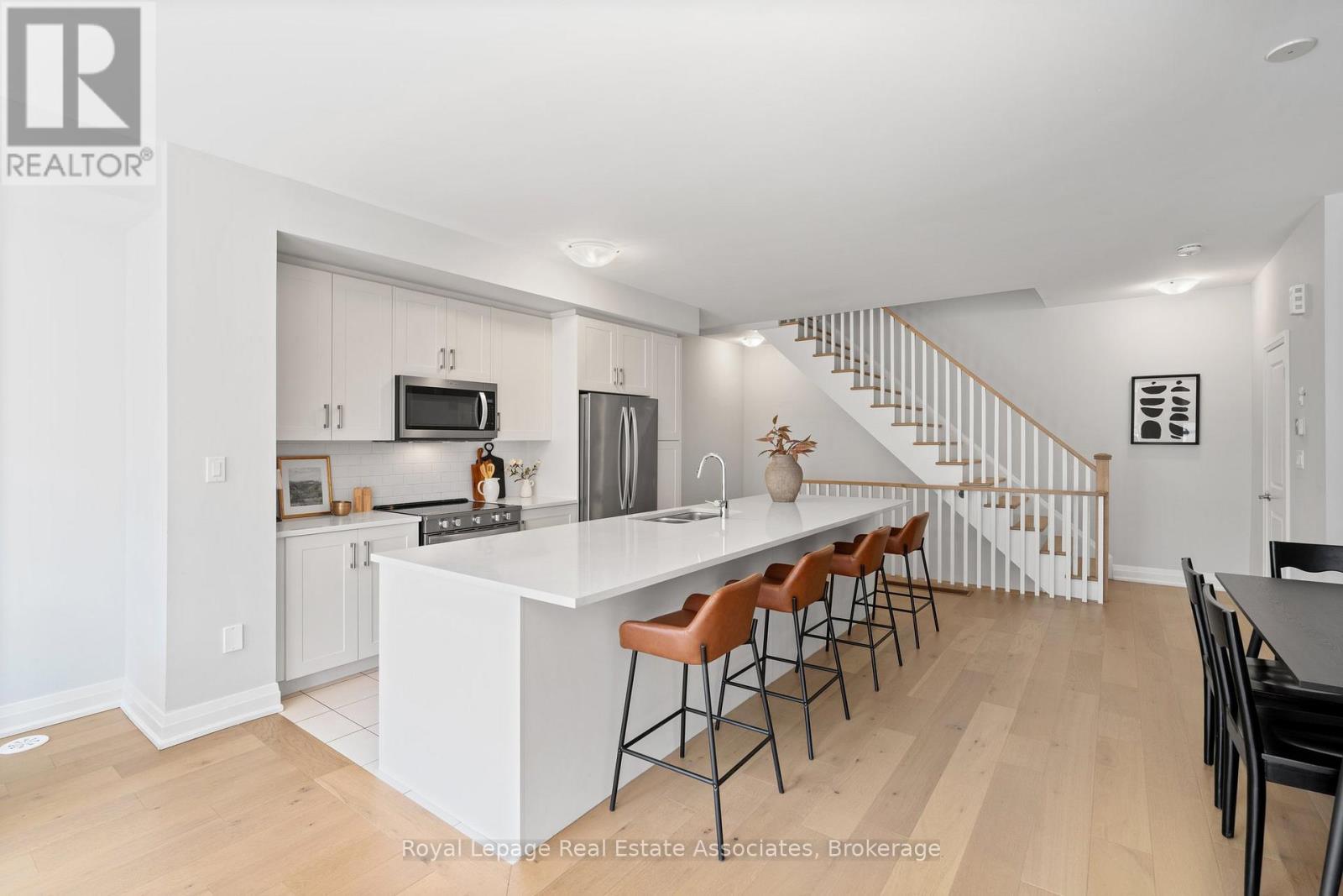 2459 Belt Lane, Oakville, Ontario  L6M 5L9 - Photo 12 - W12513366