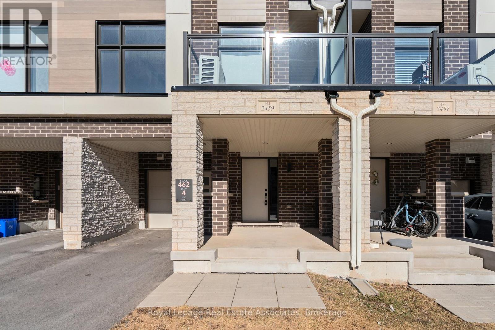 2459 Belt Lane, Oakville, Ontario  L6M 5L9 - Photo 4 - W12513366