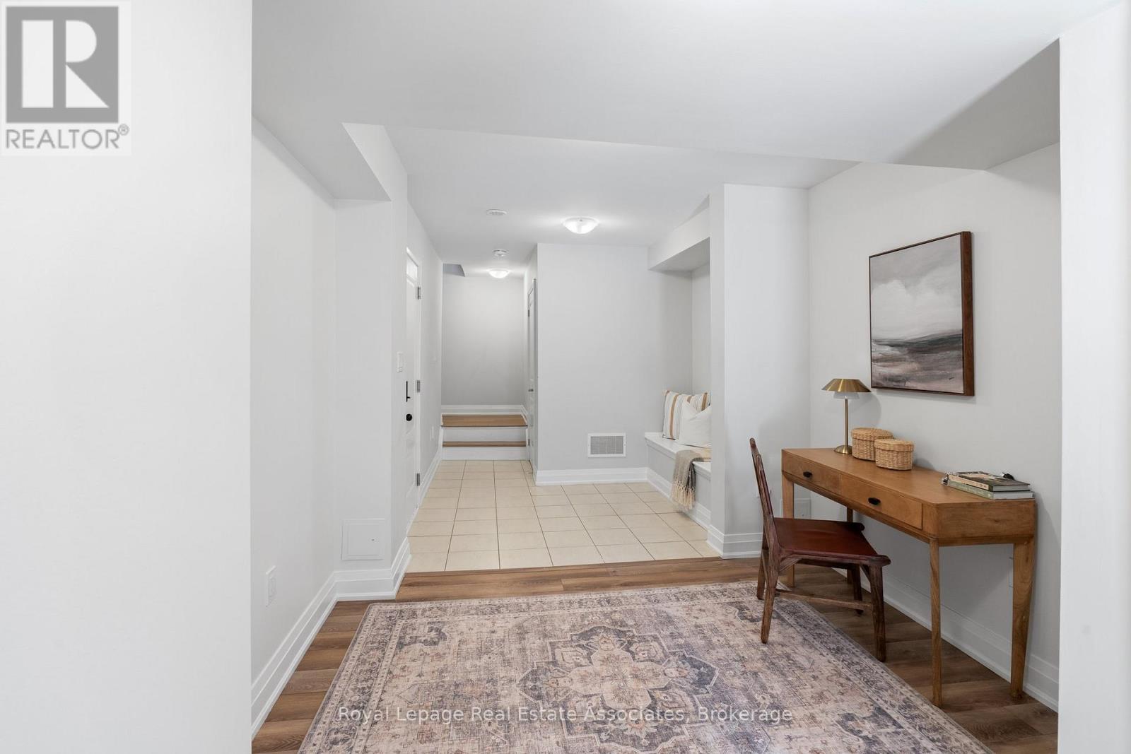 2459 Belt Lane, Oakville, Ontario  L6M 5L9 - Photo 6 - W12513366