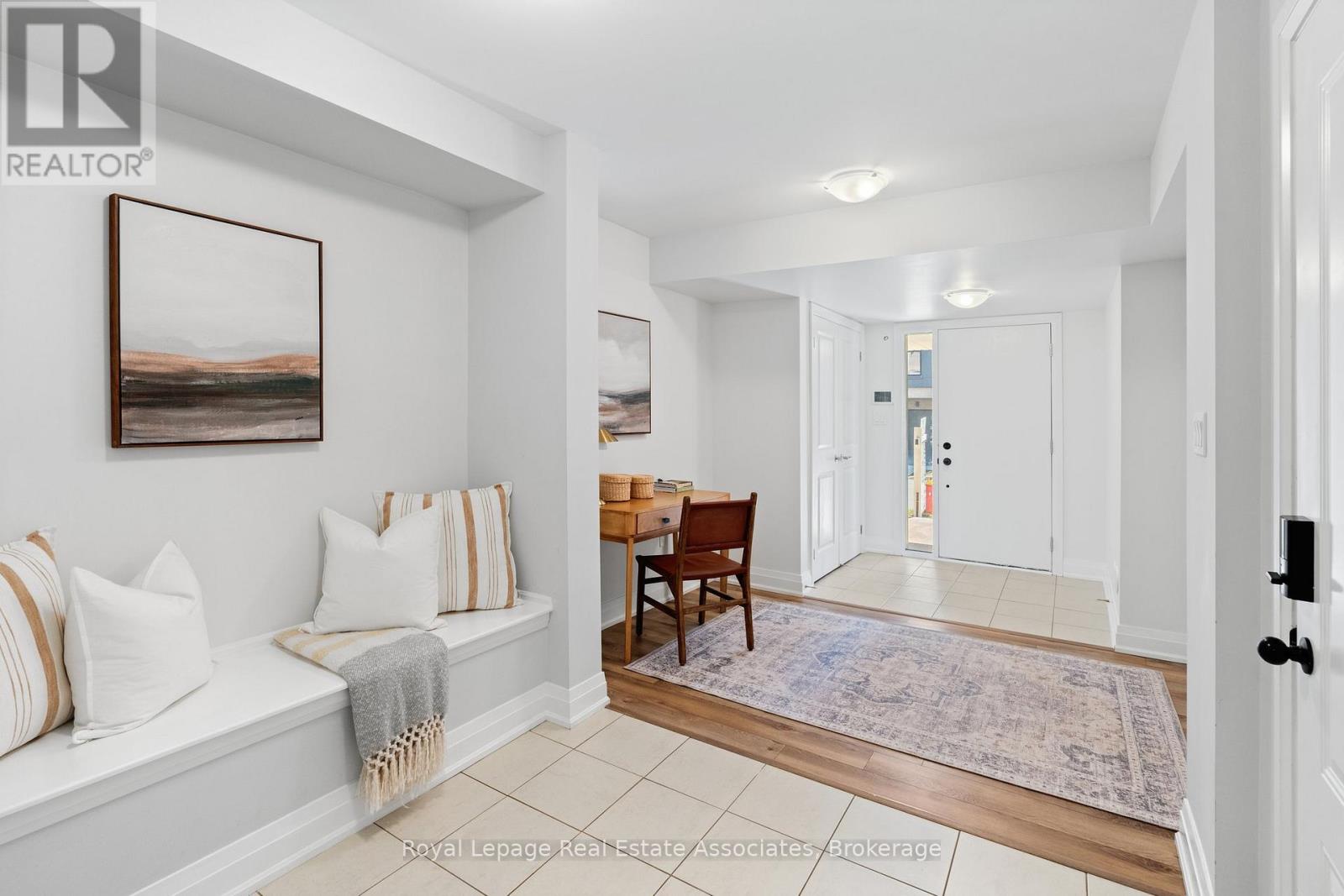 2459 Belt Lane, Oakville, Ontario  L6M 5L9 - Photo 7 - W12513366