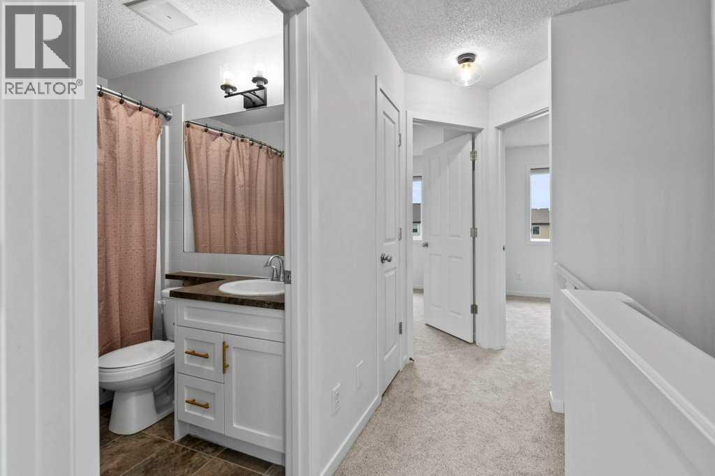 2013 New Brighton Park Se, Calgary, Alberta  T2Z 1B1 - Photo 16 - A2266917