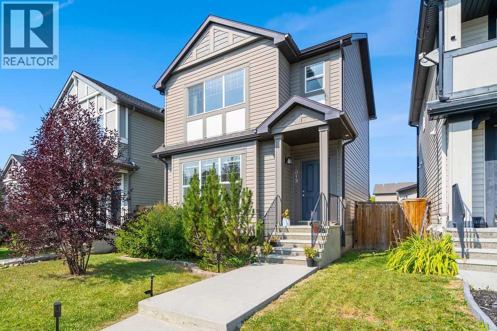 2013 New Brighton Park Se, Calgary, Alberta  T2Z 1B1 - Photo 2 - A2266917