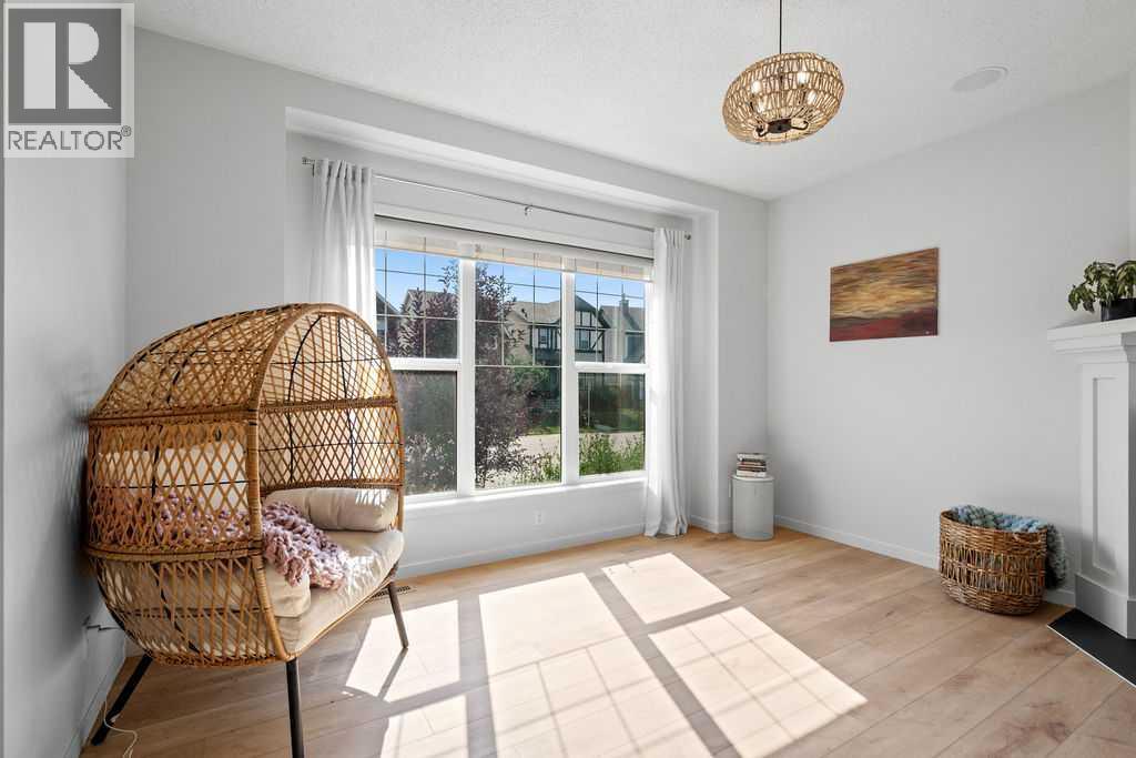 2013 New Brighton Park Se, Calgary, Alberta  T2Z 1B1 - Photo 6 - A2266917