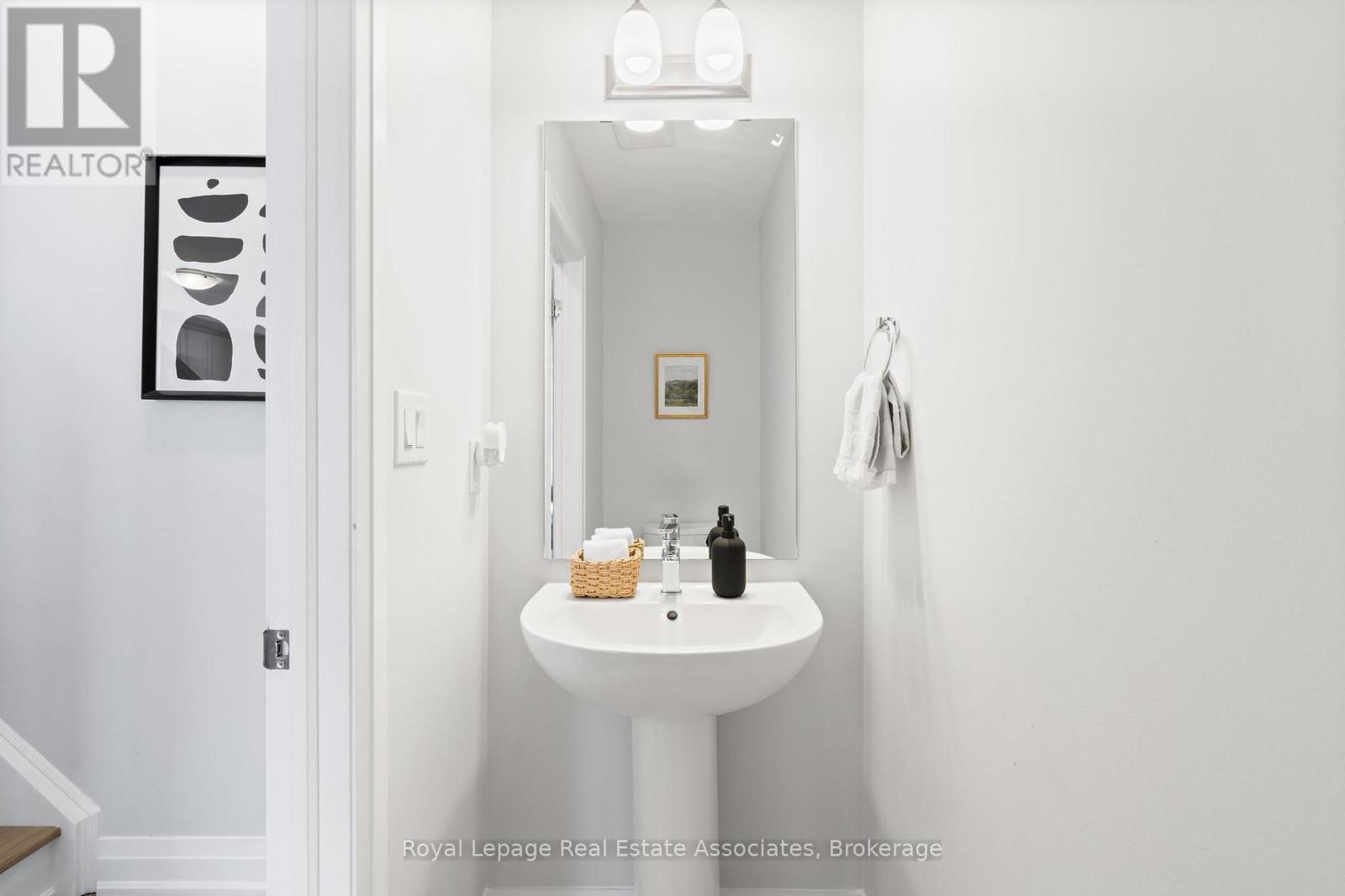 2459 Belt Lane, Oakville, Ontario  L6M 5L9 - Photo 24 - W12513392