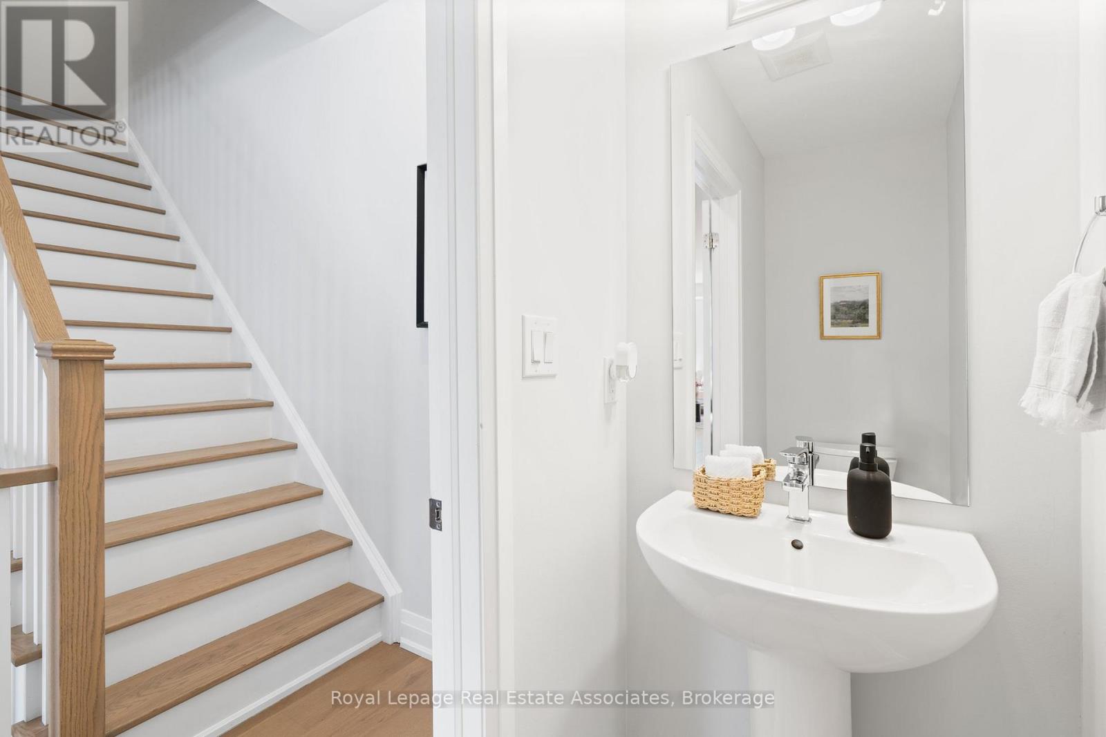 2459 Belt Lane, Oakville, Ontario  L6M 5L9 - Photo 25 - W12513392