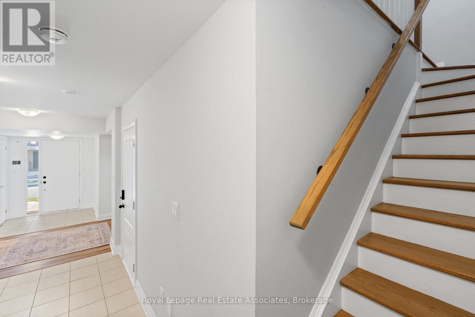 2459 Belt Lane, Oakville, Ontario  L6M 5L9 - Photo 7 - W12513392